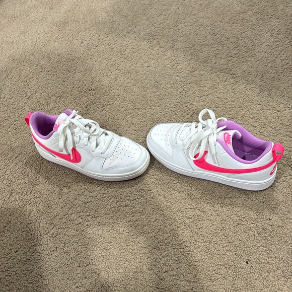 NIKE Shoes - Picture 3 of 5